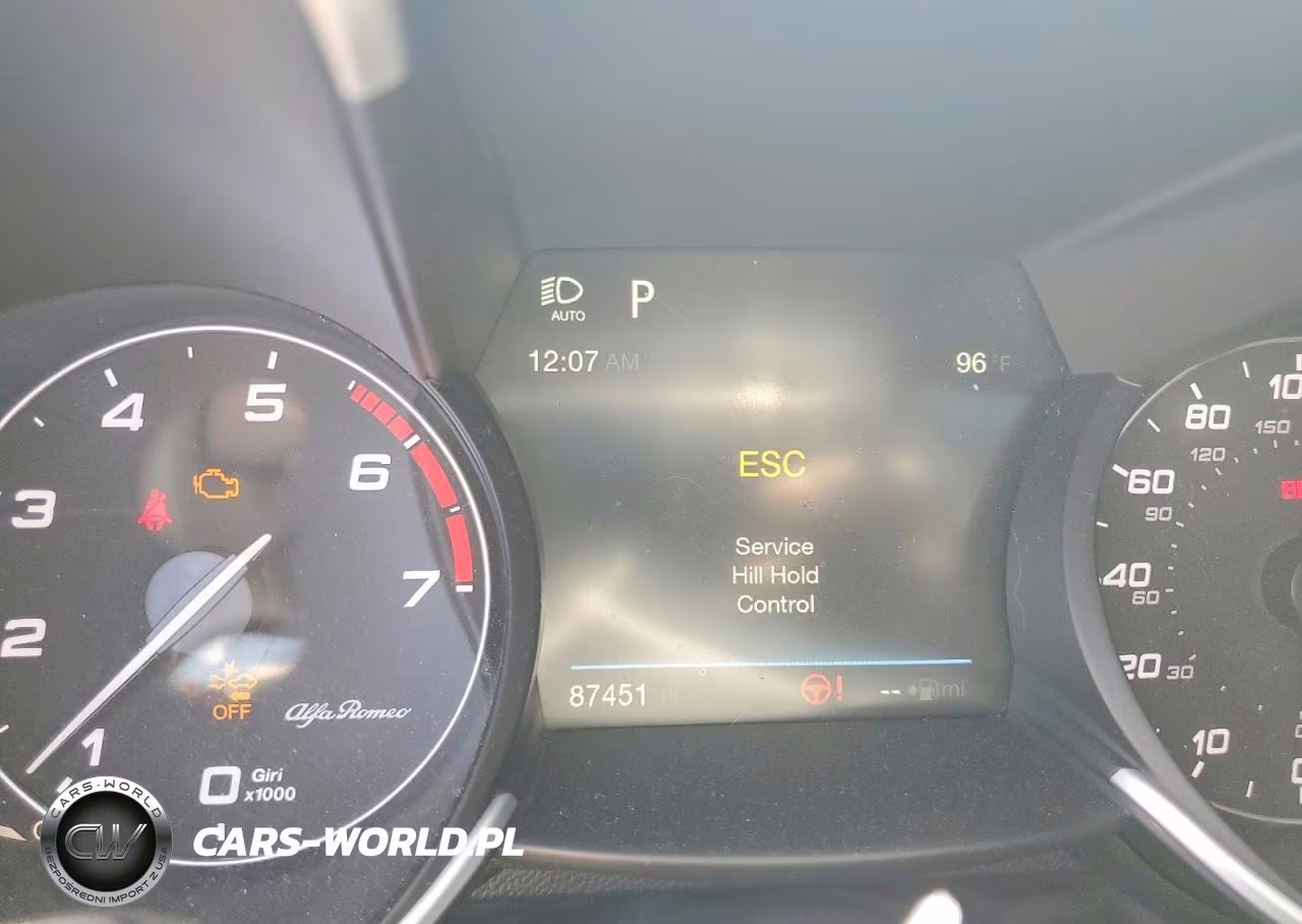 2017 Alfa Romeo Giulia Ti Q4 VIN:ZARFAEEN4H7554496 - 9