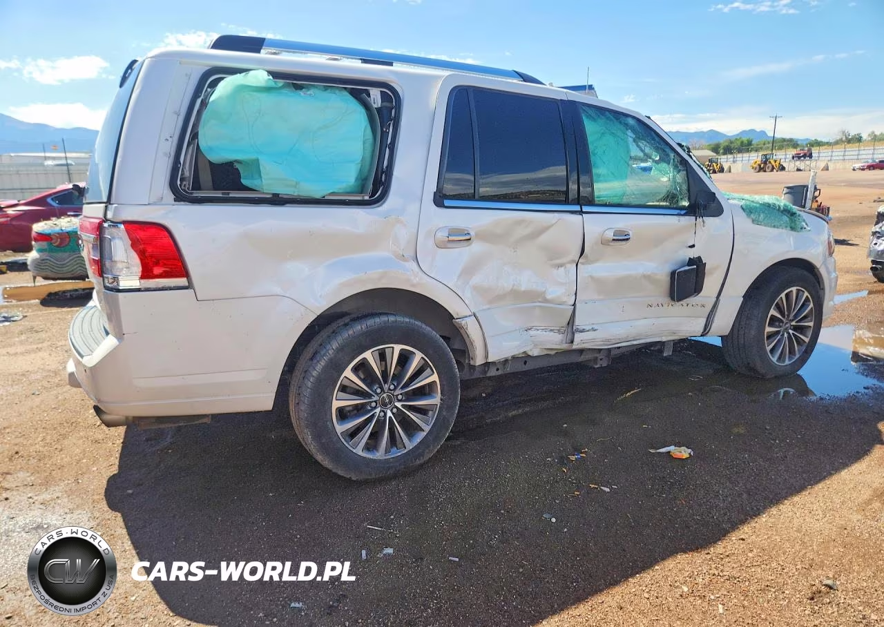 2017 Lincoln Navigator Select VIN:5LMJJ2JT7HEL13883 - 3
