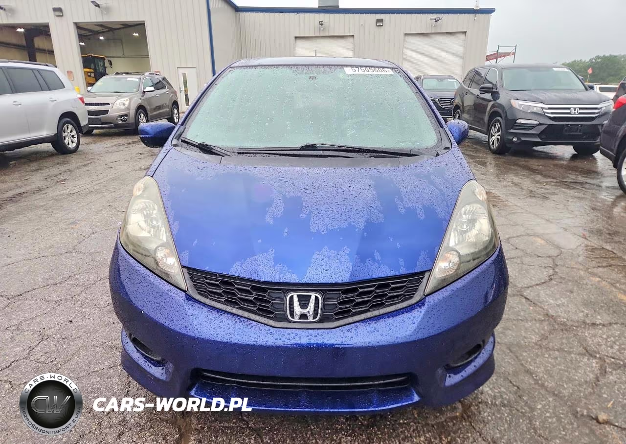 2012 Honda Fit Sport VIN:JHMGE8H52CC008357 - 5