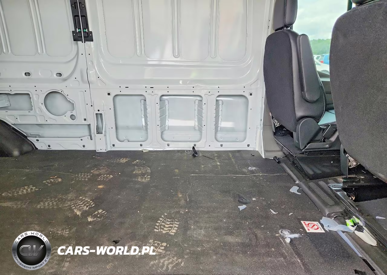 2025 Ford Transit T-250 VIN:1FTBR3XG5SKA95682 - 11