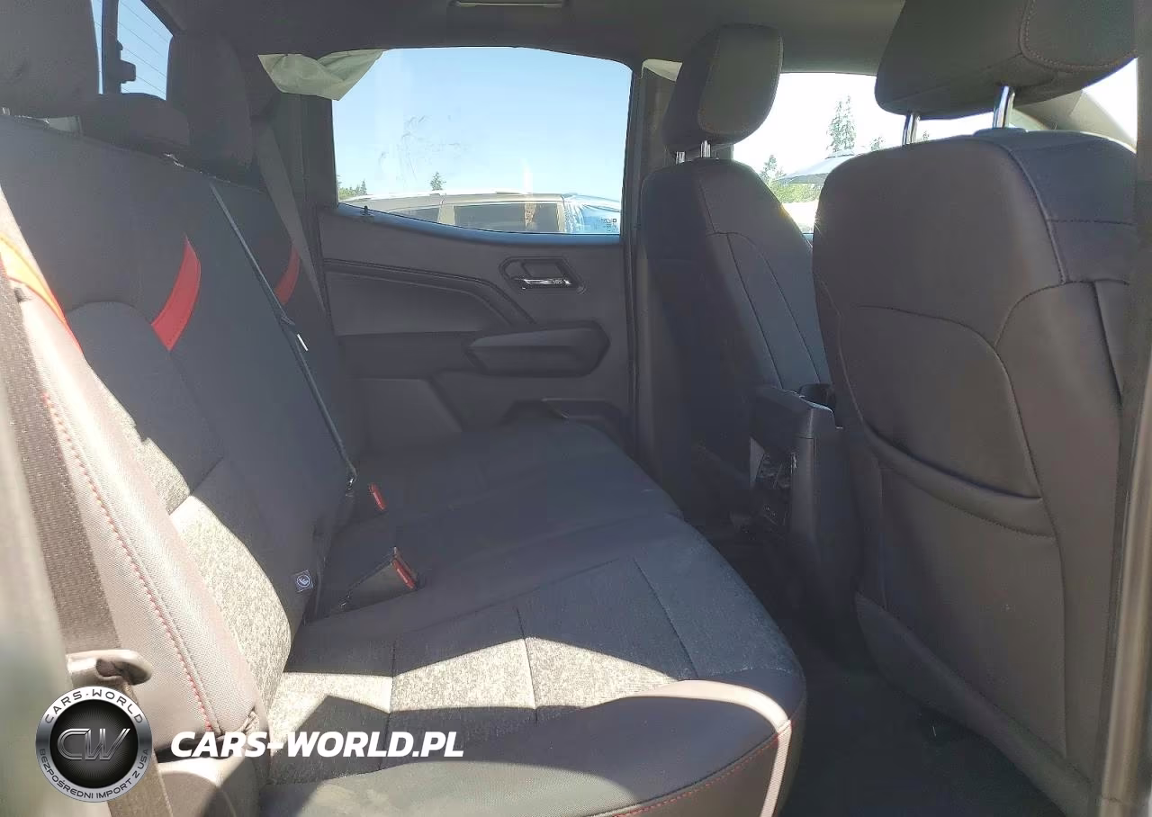 2025 Chevrolet Colorado Z71 VIN:1GCPTDEK3S1116913 - 10