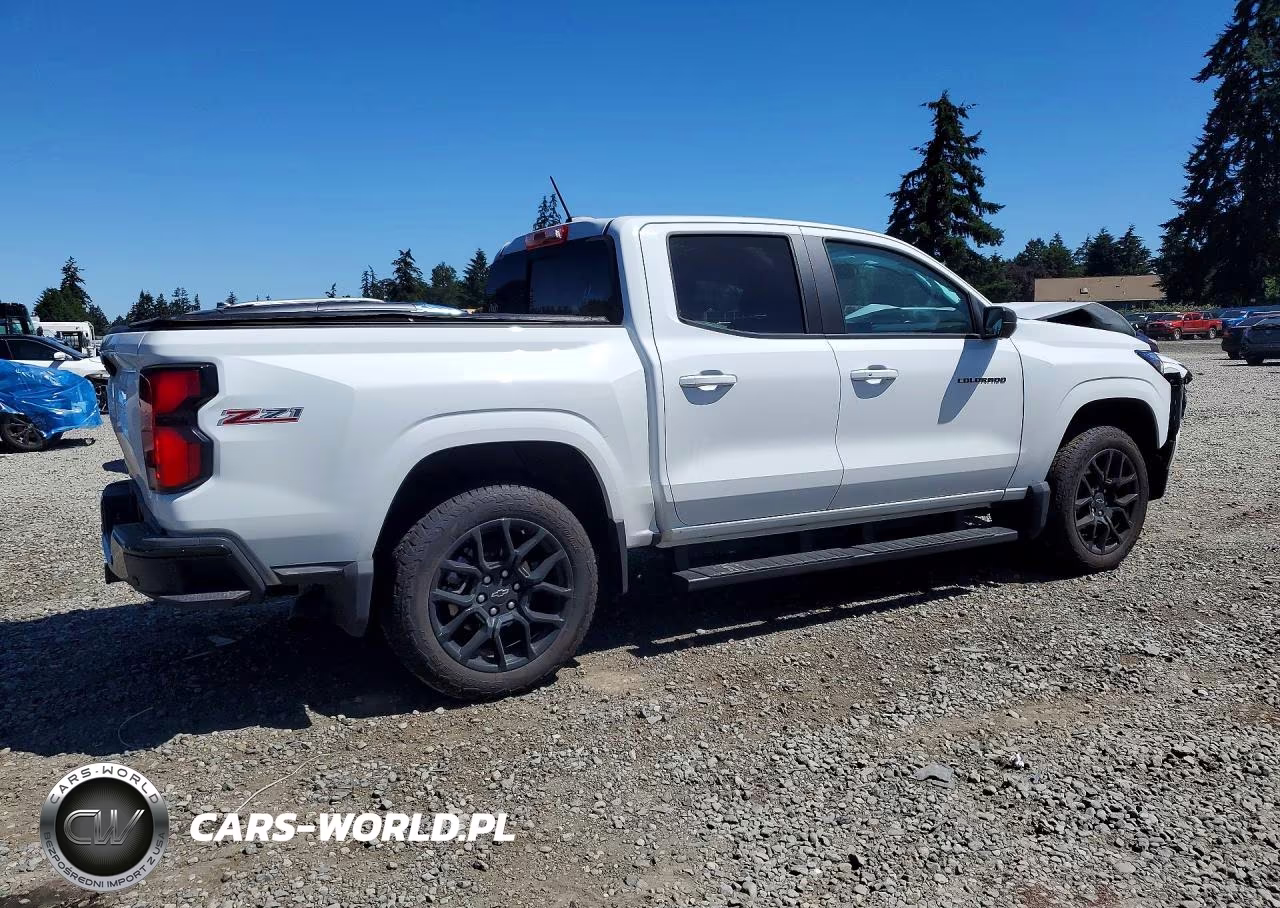 2025 Chevrolet Colorado Z71 VIN:1GCPTDEK3S1116913 - 3