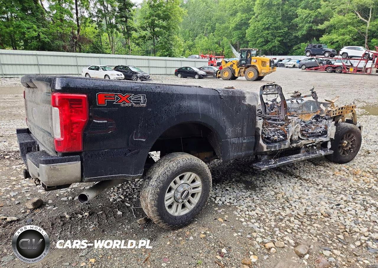 2019 Ford F250 Super Duty VIN:1FT7W2B63KEE16706 - 3