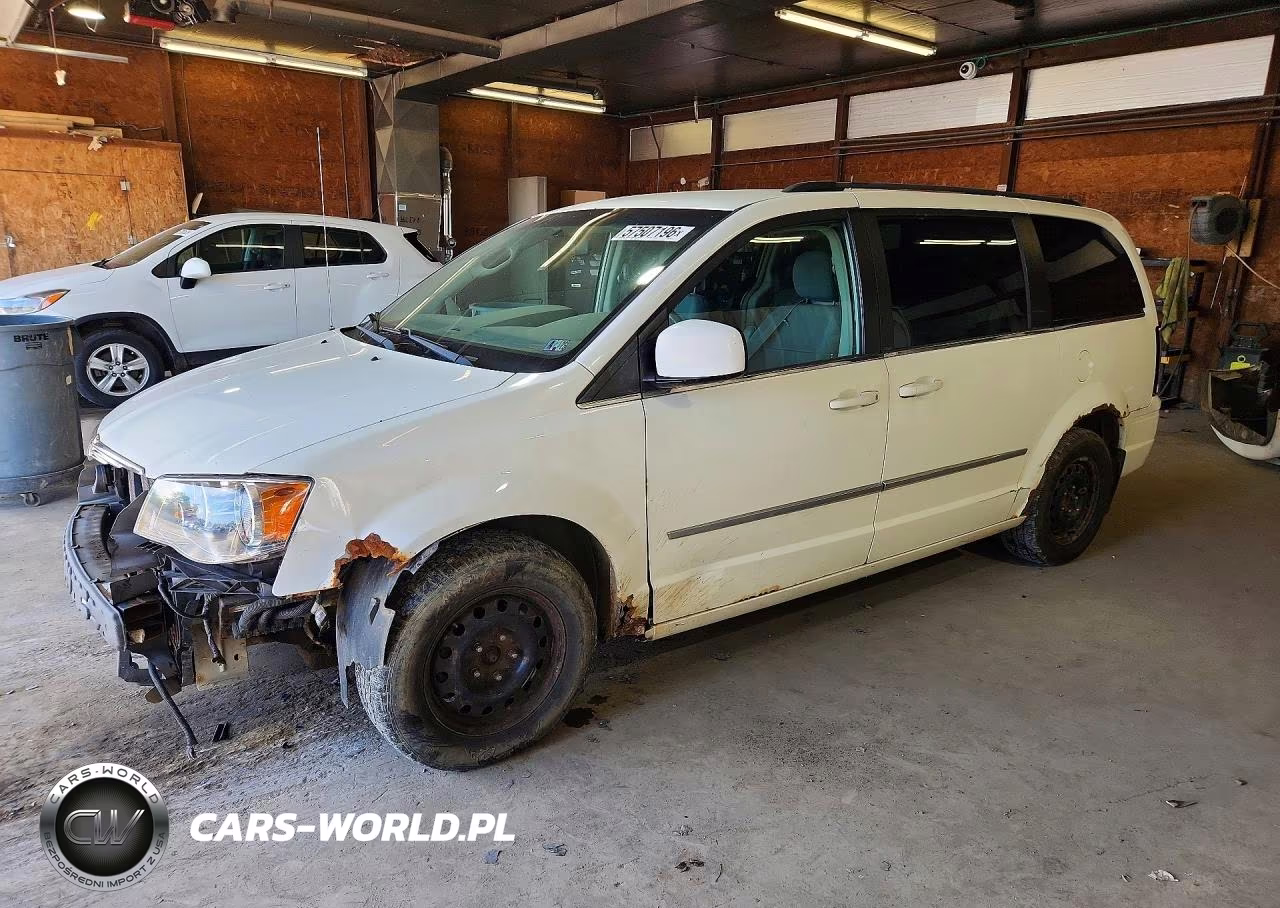 2010 Chrysler Town & Country Touring
