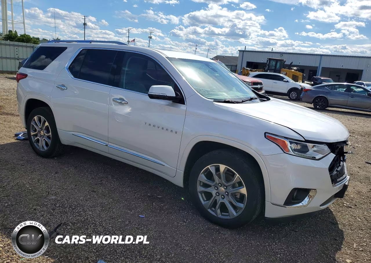 2018 Chevrolet Traverse Premier VIN:1GNERKKW0JJ177658 - 4