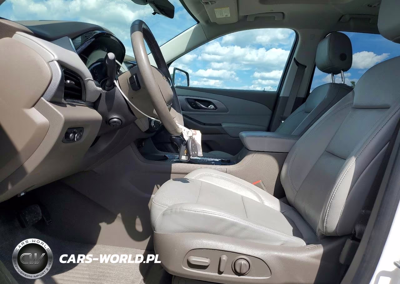 2018 Chevrolet Traverse Premier VIN:1GNERKKW0JJ177658 - 7