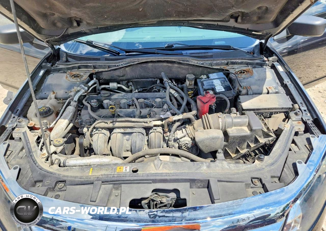2012 Ford Fusion S VIN:3FAHP0GA9CR440824 - 11