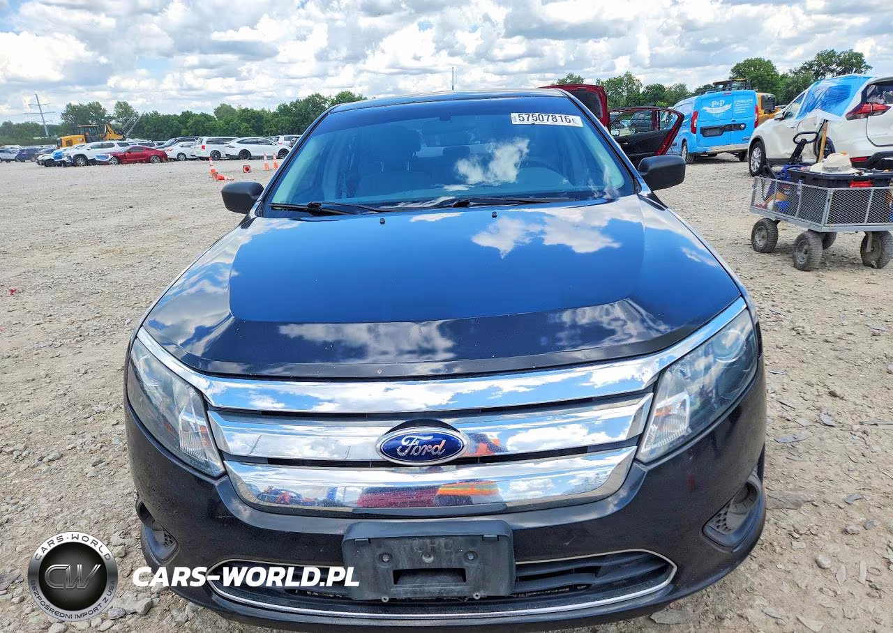2012 Ford Fusion S VIN:3FAHP0GA9CR440824 - 5