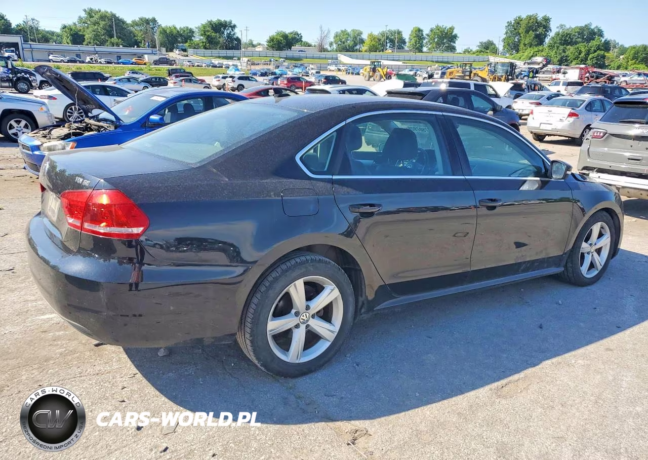 2013 Volkswagen Passat Se VIN:1VWBN7A30DC078324 - 3