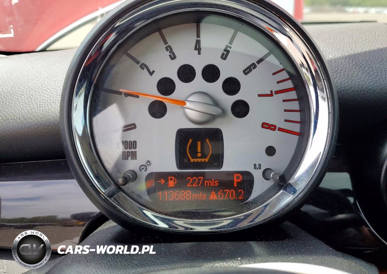 2009 Mini Cooper S VIN:WMWMF73589TW85129 - 9