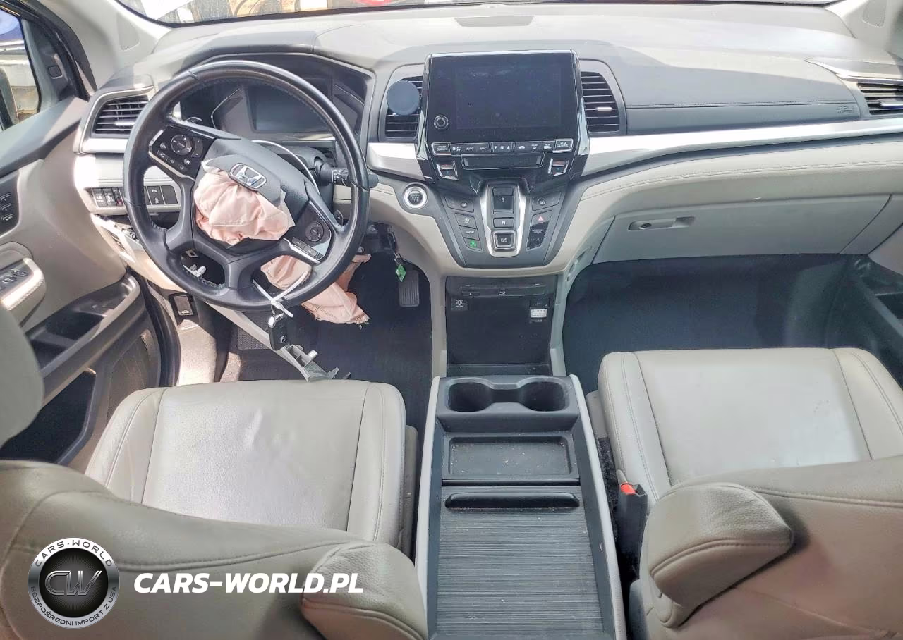 2018 Honda Odyssey Touring VIN:5FNRL6H82JB038389 - 8