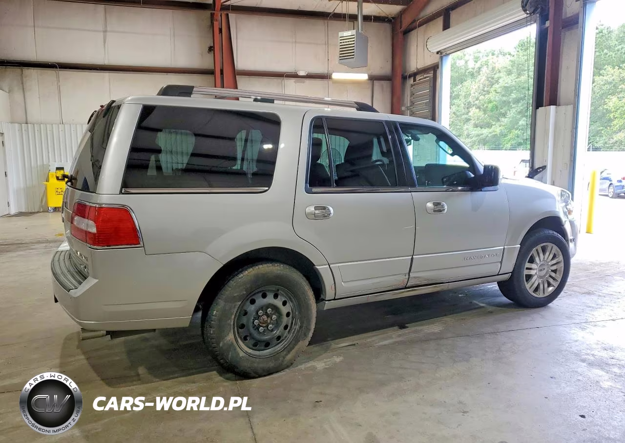 2014 Lincoln Navigator VIN:5LMJJ2H53EEL03693 - 3