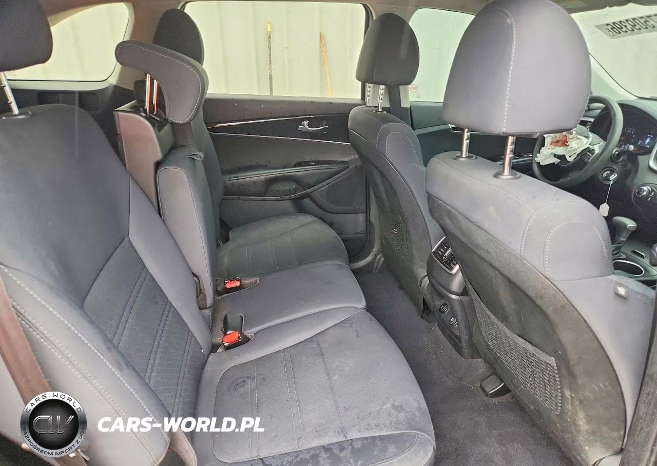 2019 Kia Sorento Lx VIN:5XYPG4A39KG464833 - 11