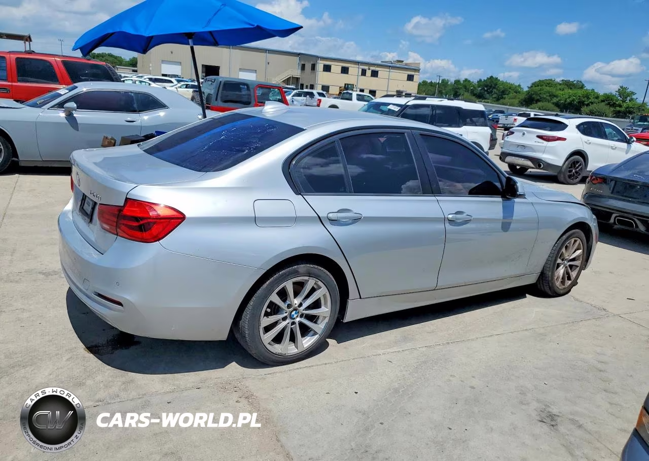 2017 BMW 320 I VIN:WBA8E1G57HNU13993 - 3