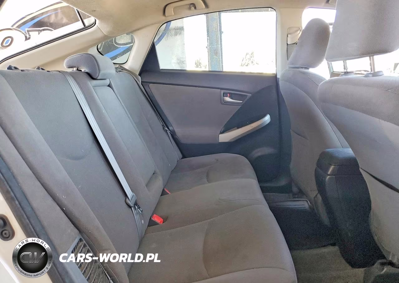 2013 Toyota Prius Three VIN:JTDKN3DU3D5653472 - 10