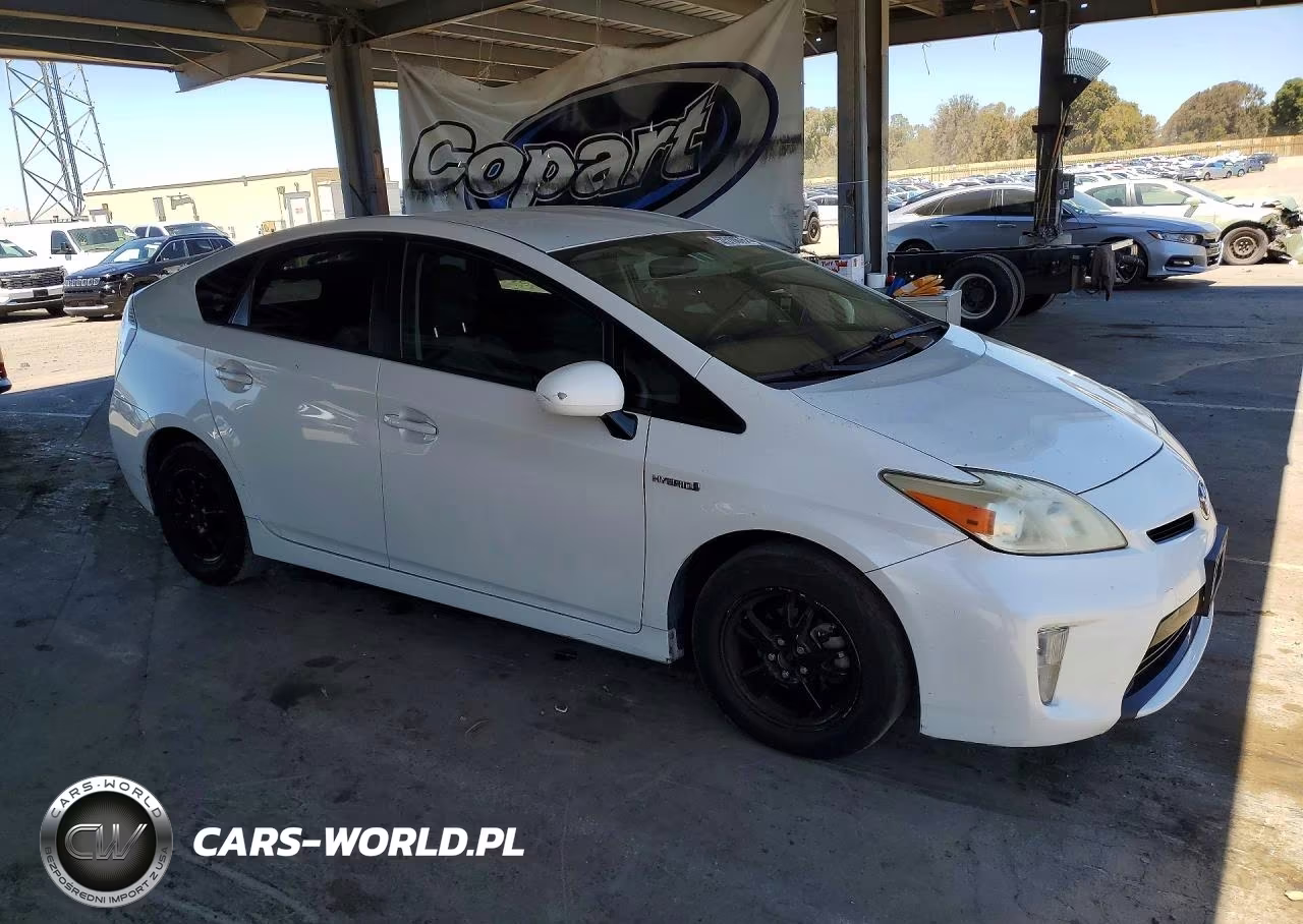 2013 Toyota Prius Three VIN:JTDKN3DU3D5653472 - 4