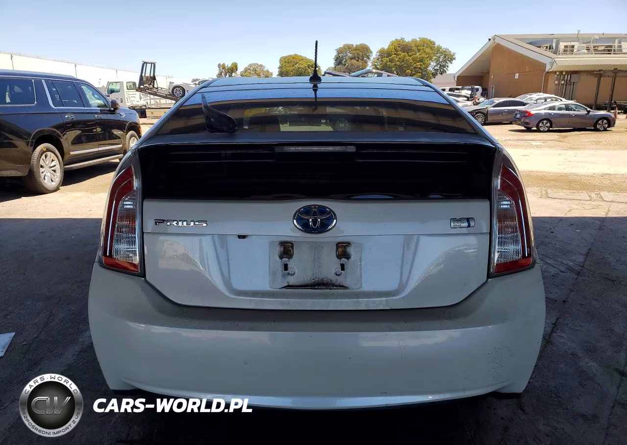 2013 Toyota Prius Three VIN:JTDKN3DU3D5653472 - 6