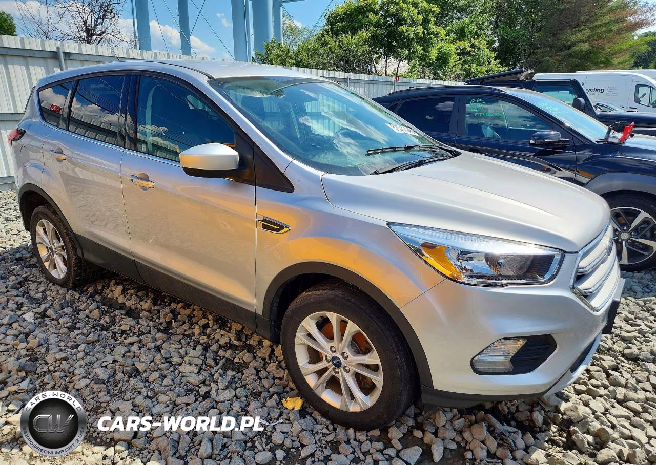 2019 Ford Escape Se VIN:1FMCU9GD8KUB07822 - 4
