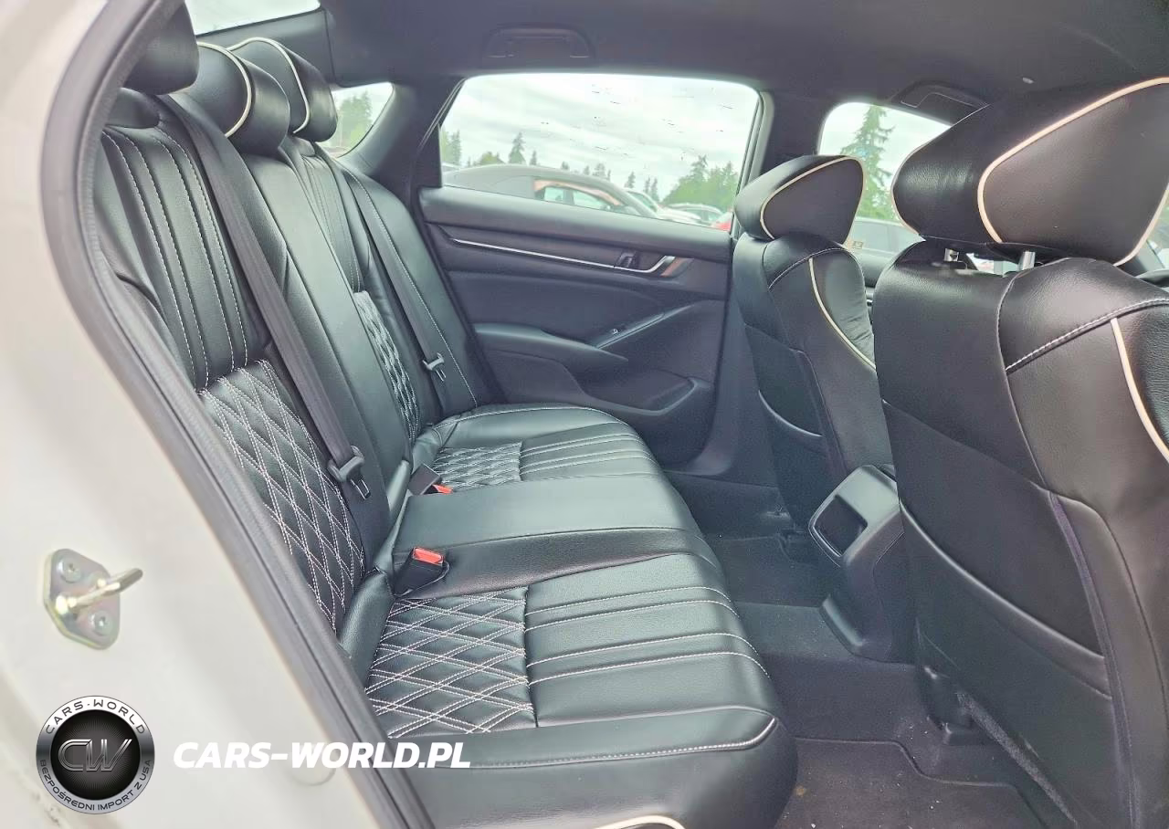 2018 Honda Accord Sport VIN:1HGCV1F32JA219318 - 10