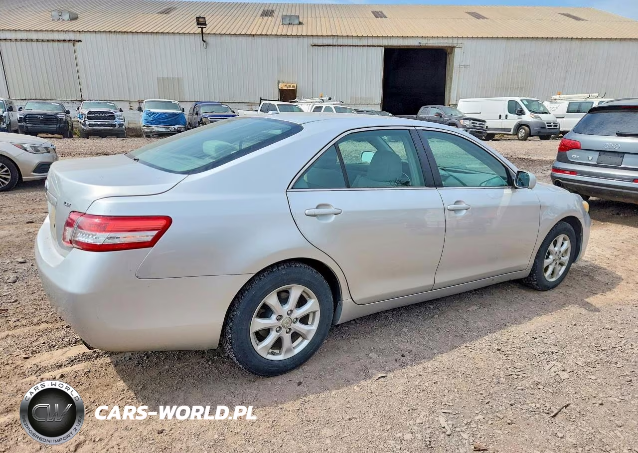 2011 Toyota Camry Le VIN:4T1BF3EK2BU675780 - 3