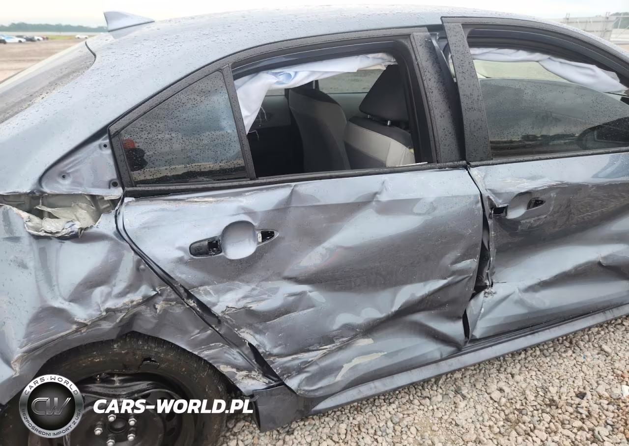 2026 Toyota Corolla Le VIN:5YFB4MDE6TP390154 - 10