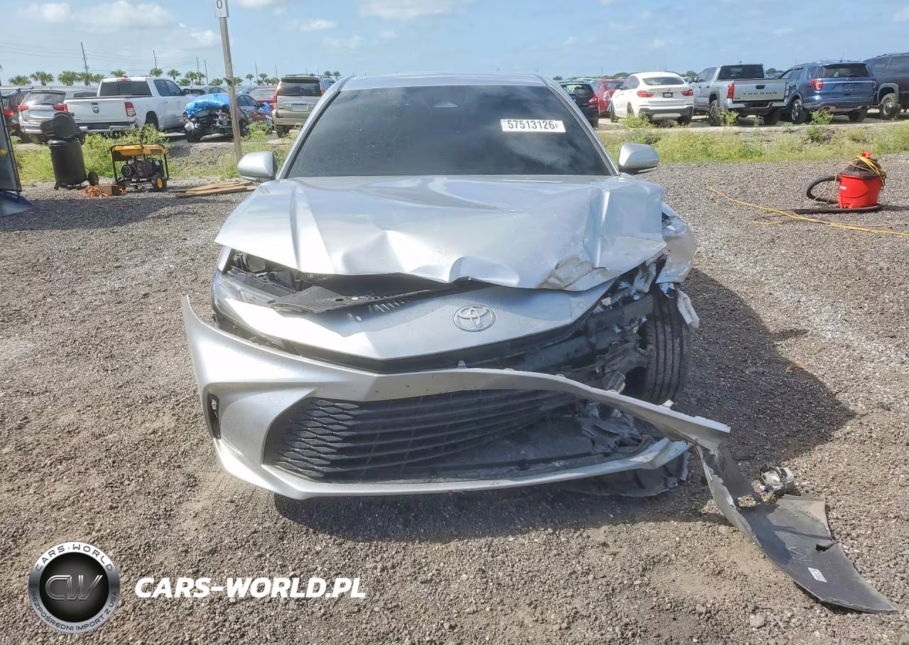 2025 Toyota Camry Le VIN:4T1DAACK5SU600277 - 5