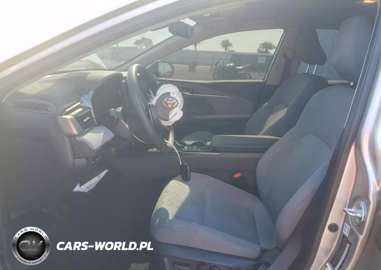 2025 Toyota Camry Le VIN:4T1DAACK5SU600277 - 7