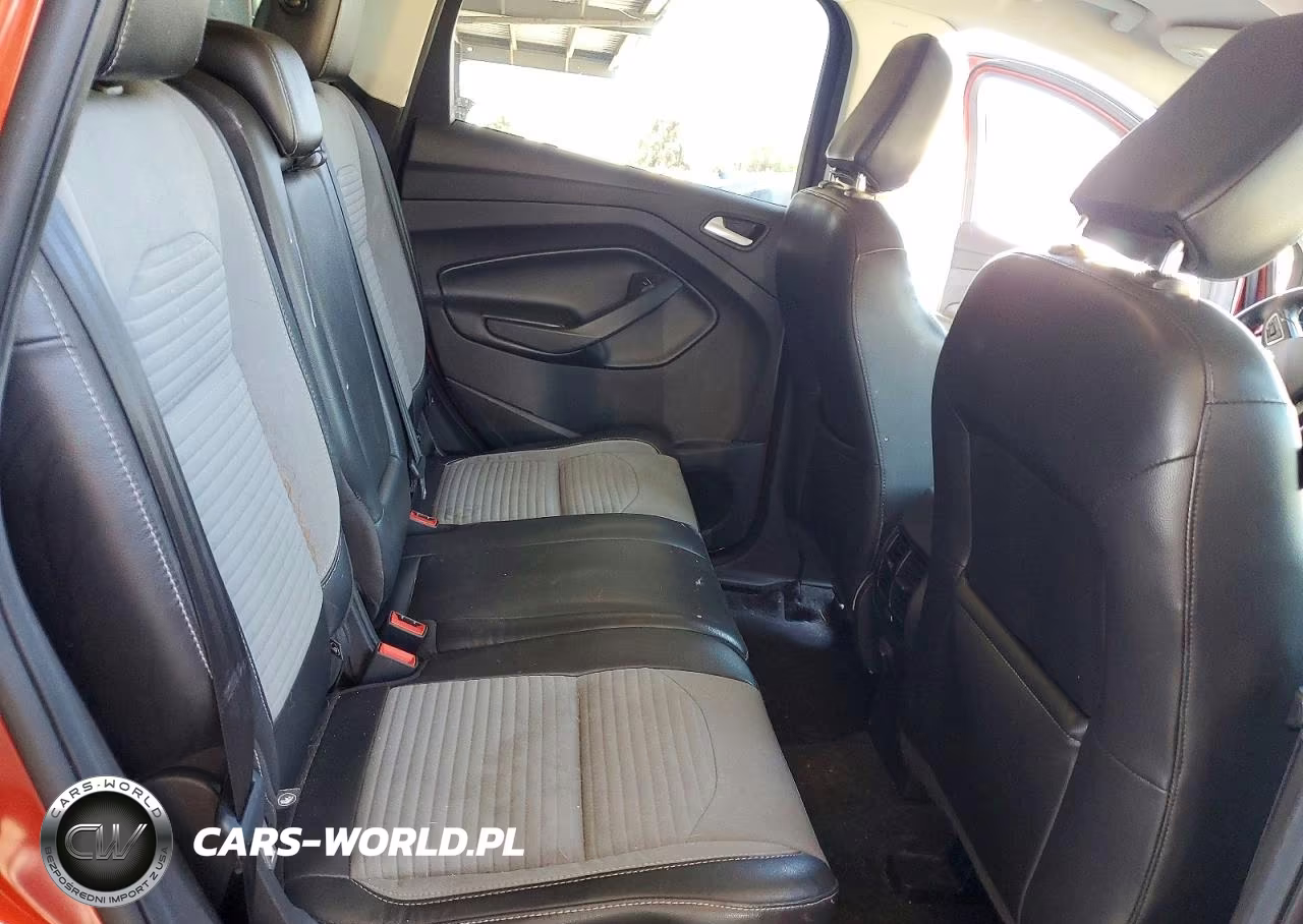 2019 Ford Escape Se VIN:1FMCU9GDXKUC05931 - 10