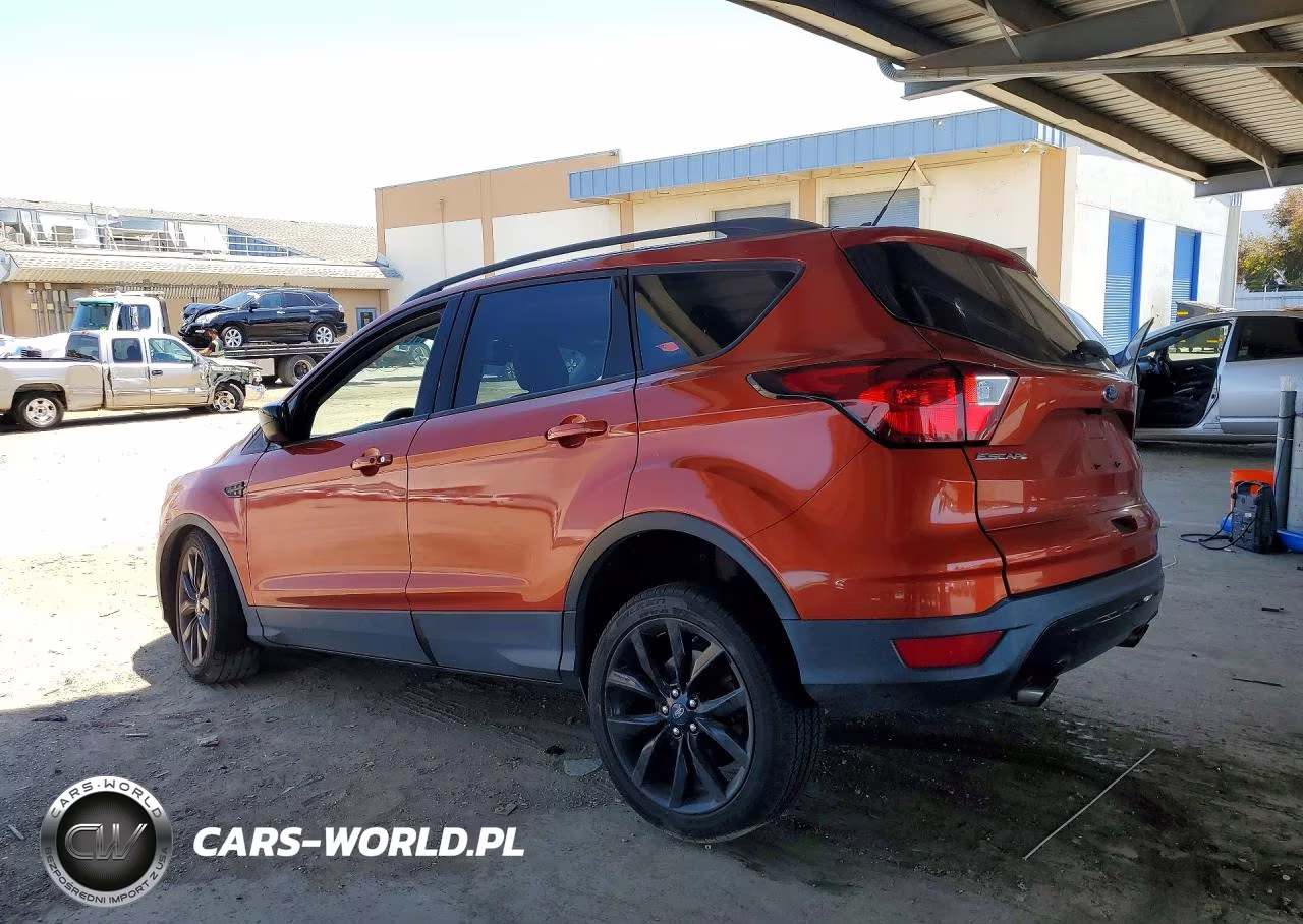 2019 Ford Escape Se VIN:1FMCU9GDXKUC05931 - 2