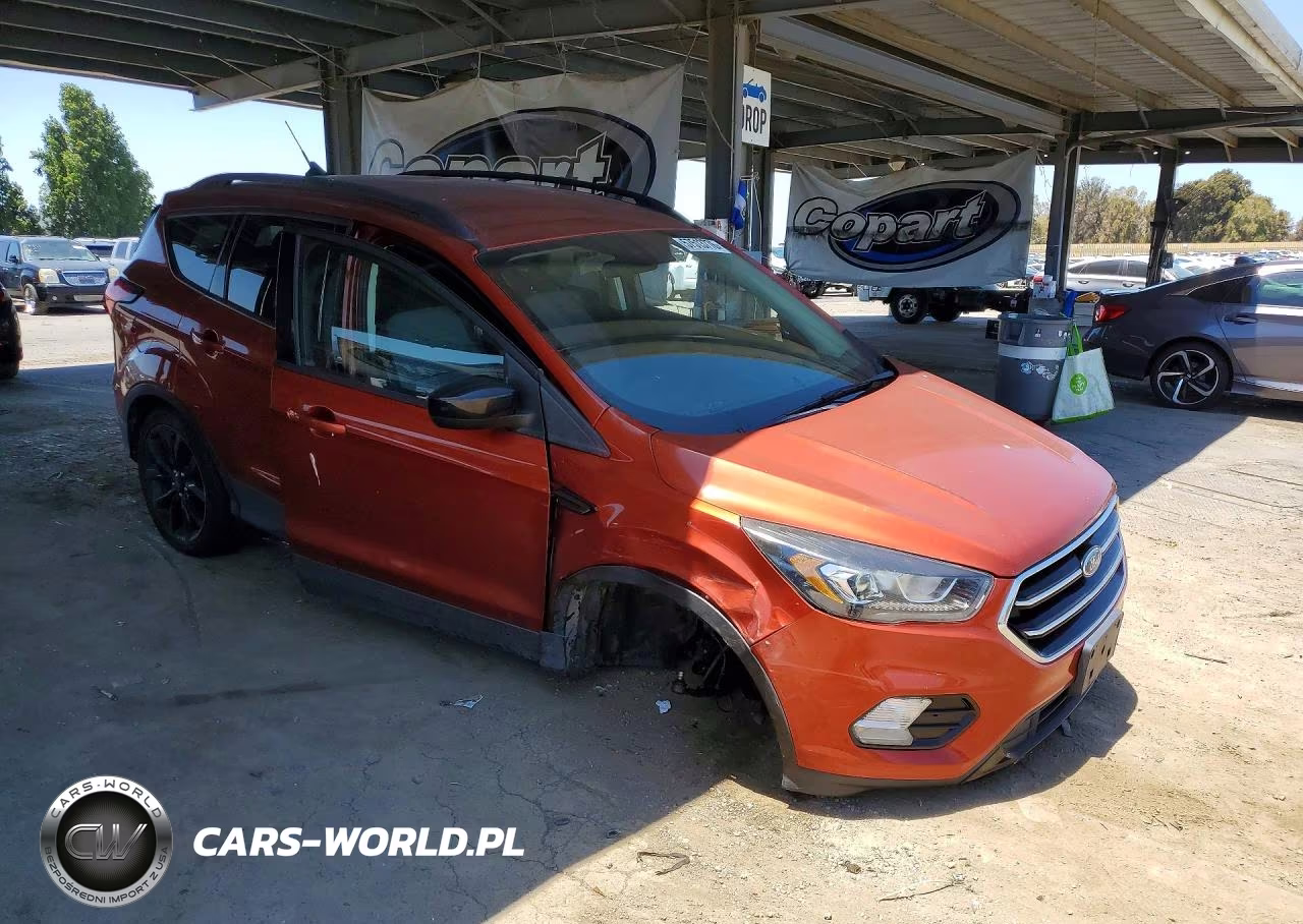 2019 Ford Escape Se VIN:1FMCU9GDXKUC05931 - 4