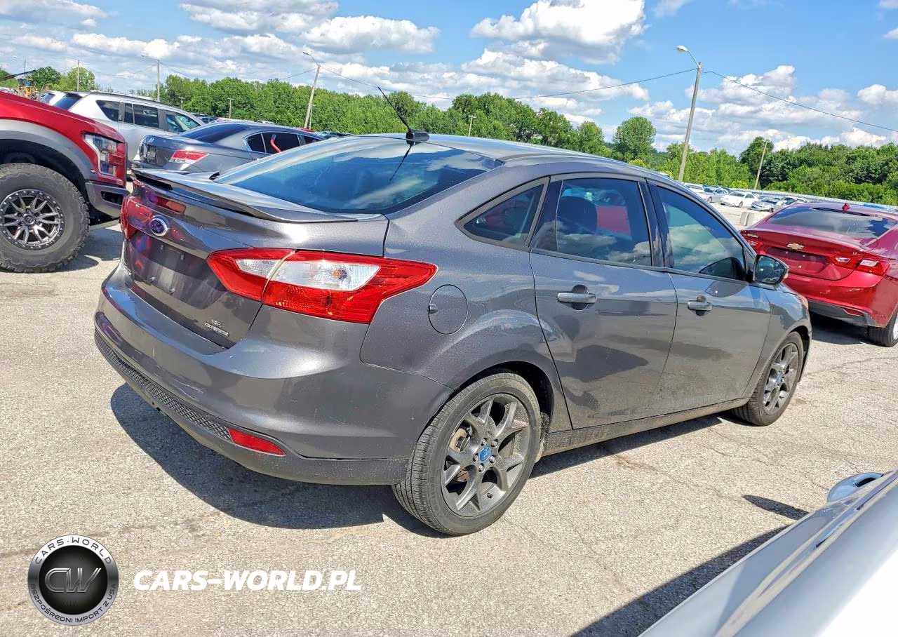 2013 Ford Focus Se VIN:1FADP3F22DL276536 - 3