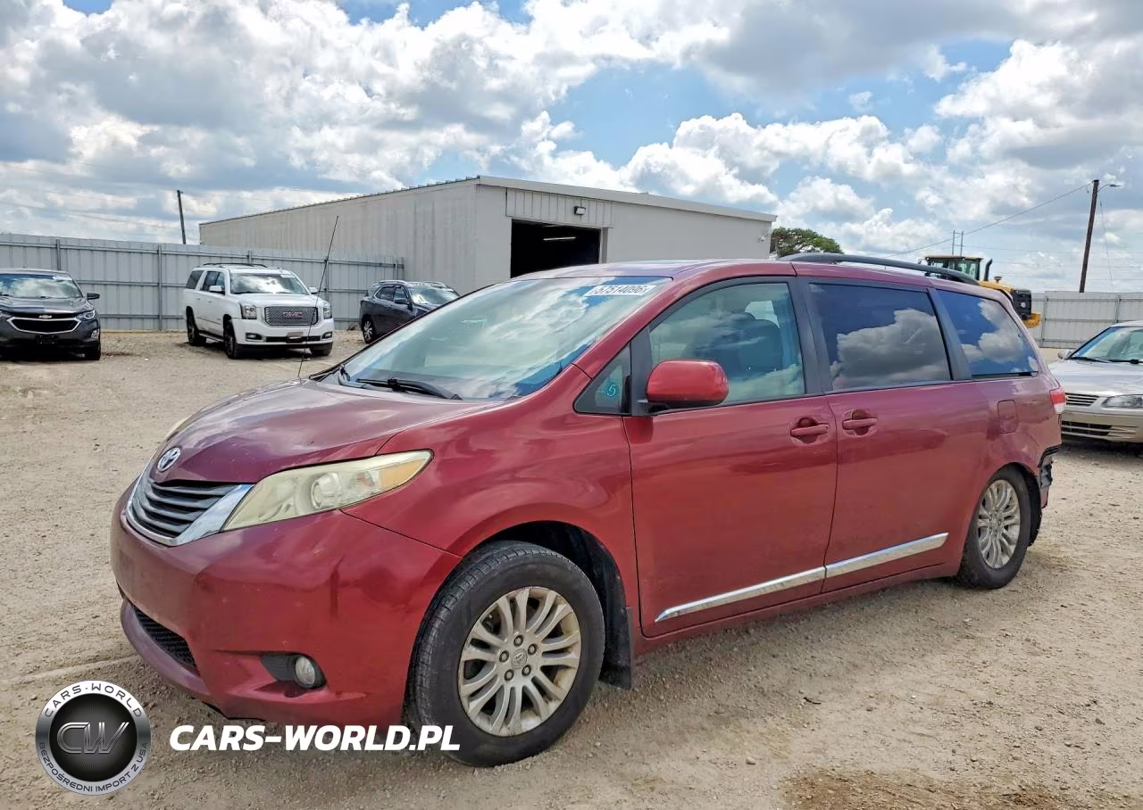 2011 Toyota Sienna Xle 8-Passenger – zdjęcie 1 z 13