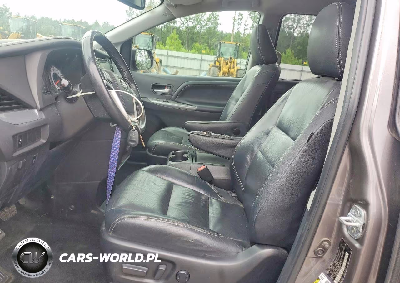 2018 Toyota Sienna Se 8-Passenger VIN:5TDXZ3DC1JS904819 - 7