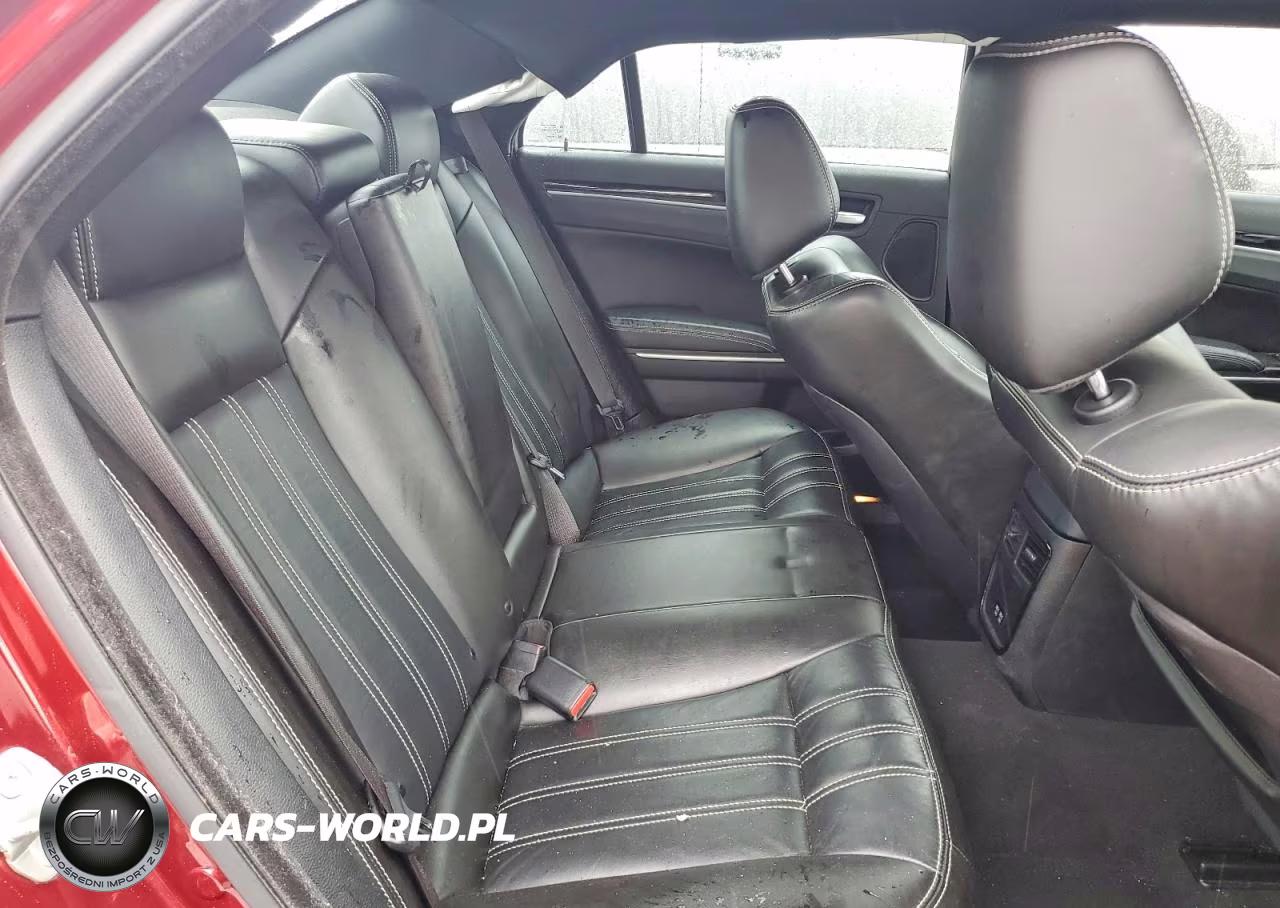 2023 Chrysler 300 S VIN:2C3CCABG8PH599793 - 10