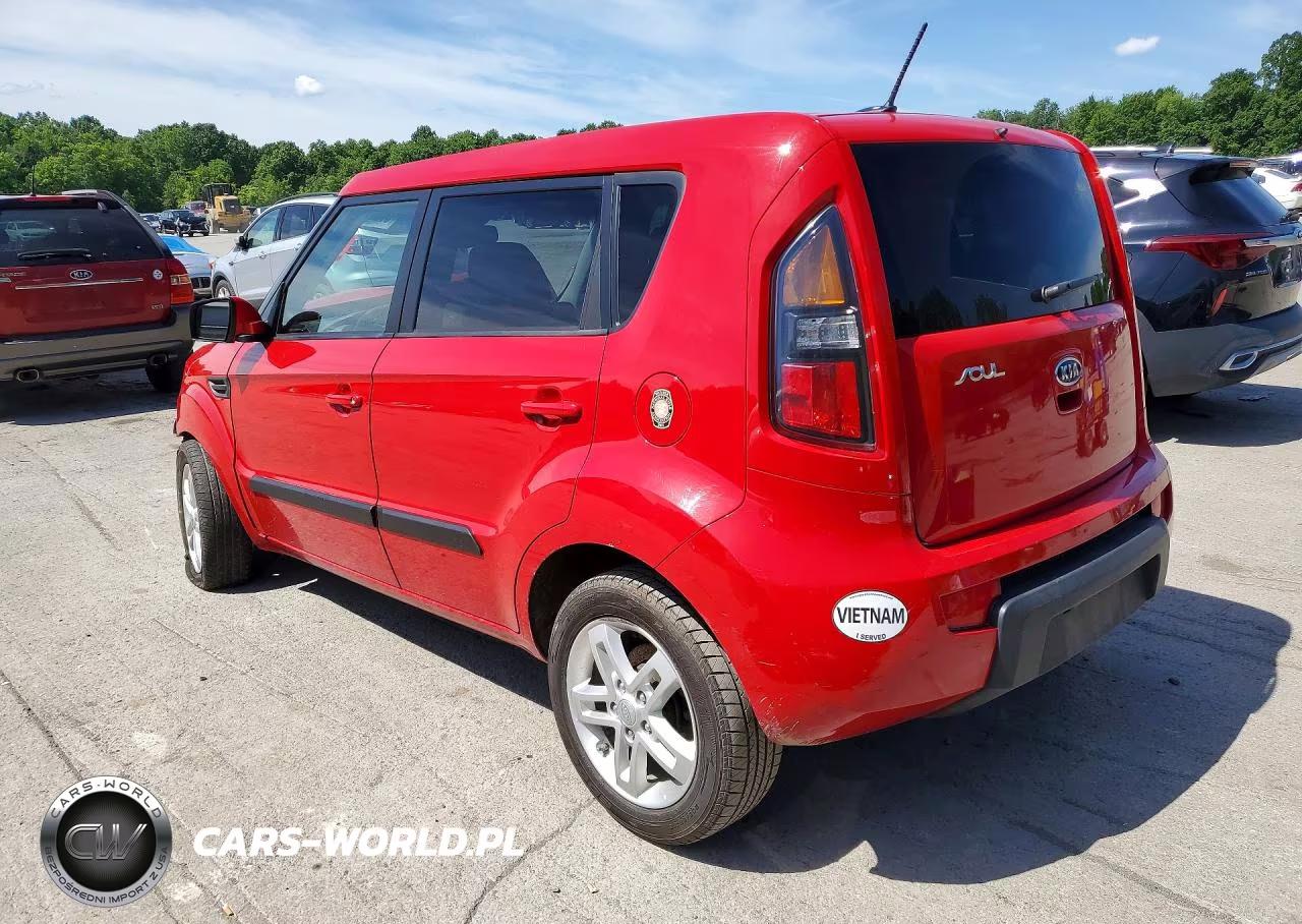 2011 Kia Soul + VIN:KNDJT2A23B7215146 - 2