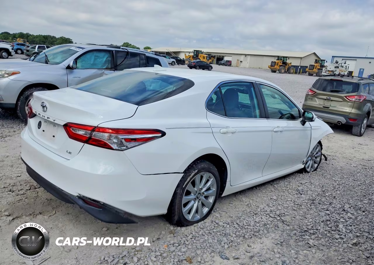 2019 Toyota Camry Le VIN:4T1B11HK9KU763711 - 3