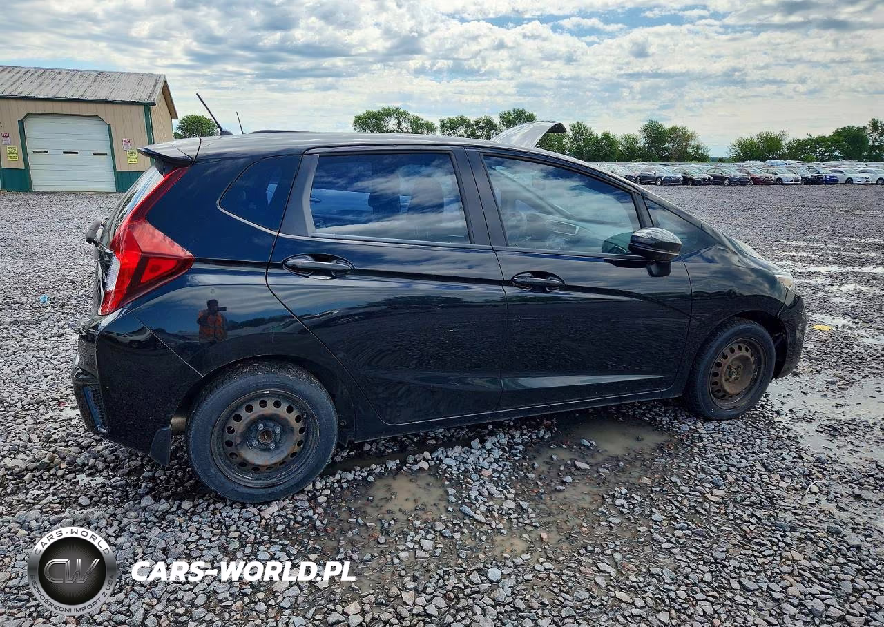 2015 Honda Fit Lx VIN:3HGGK5H50FM733226 - 3