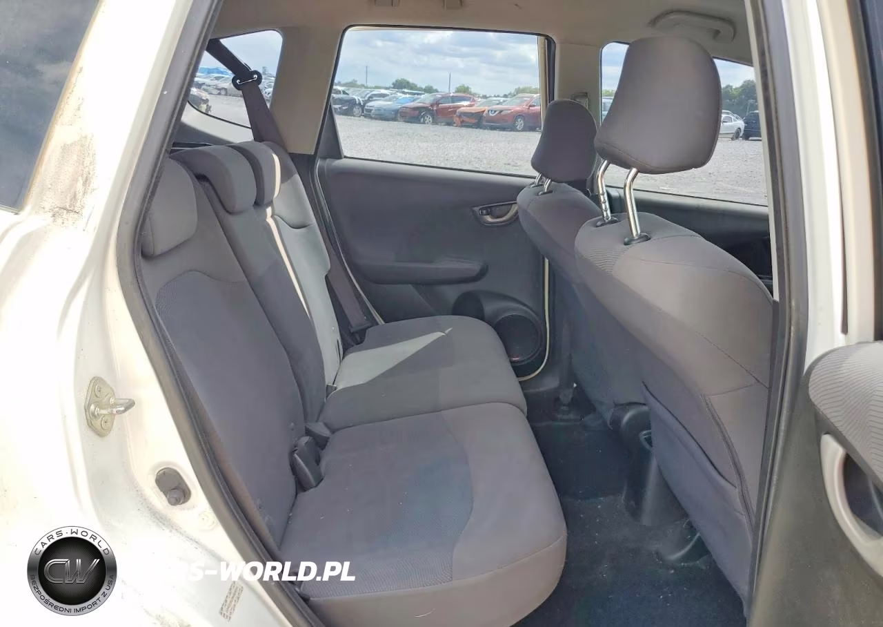 2010 Honda Fit VIN:JHMGE8G29AS000041 - 11