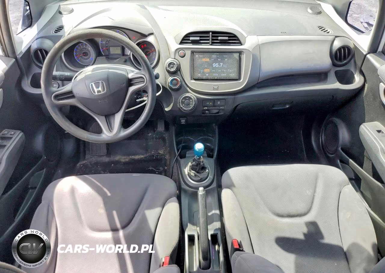 2010 Honda Fit VIN:JHMGE8G29AS000041 - 8