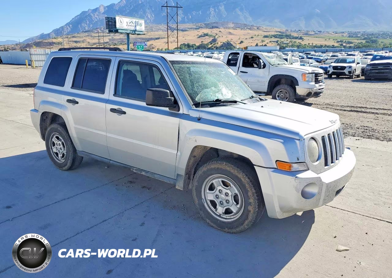 2008 Jeep Patriot Sport VIN:1J8FF28W98D636779 - 4
