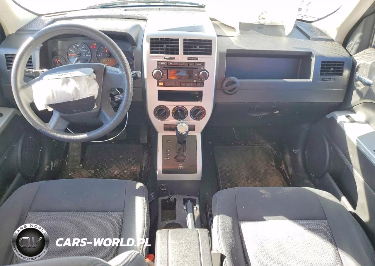 2008 Jeep Patriot Sport VIN:1J8FF28W98D636779 - 8