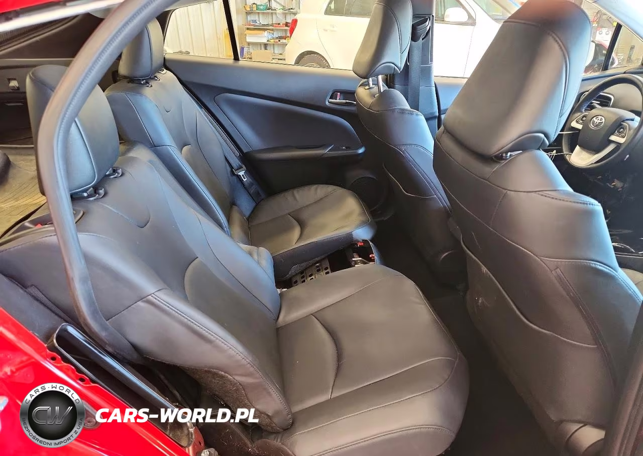 2018 Toyota Prius Prime Premium VIN:JTDKARFPXJ3089509 - 10