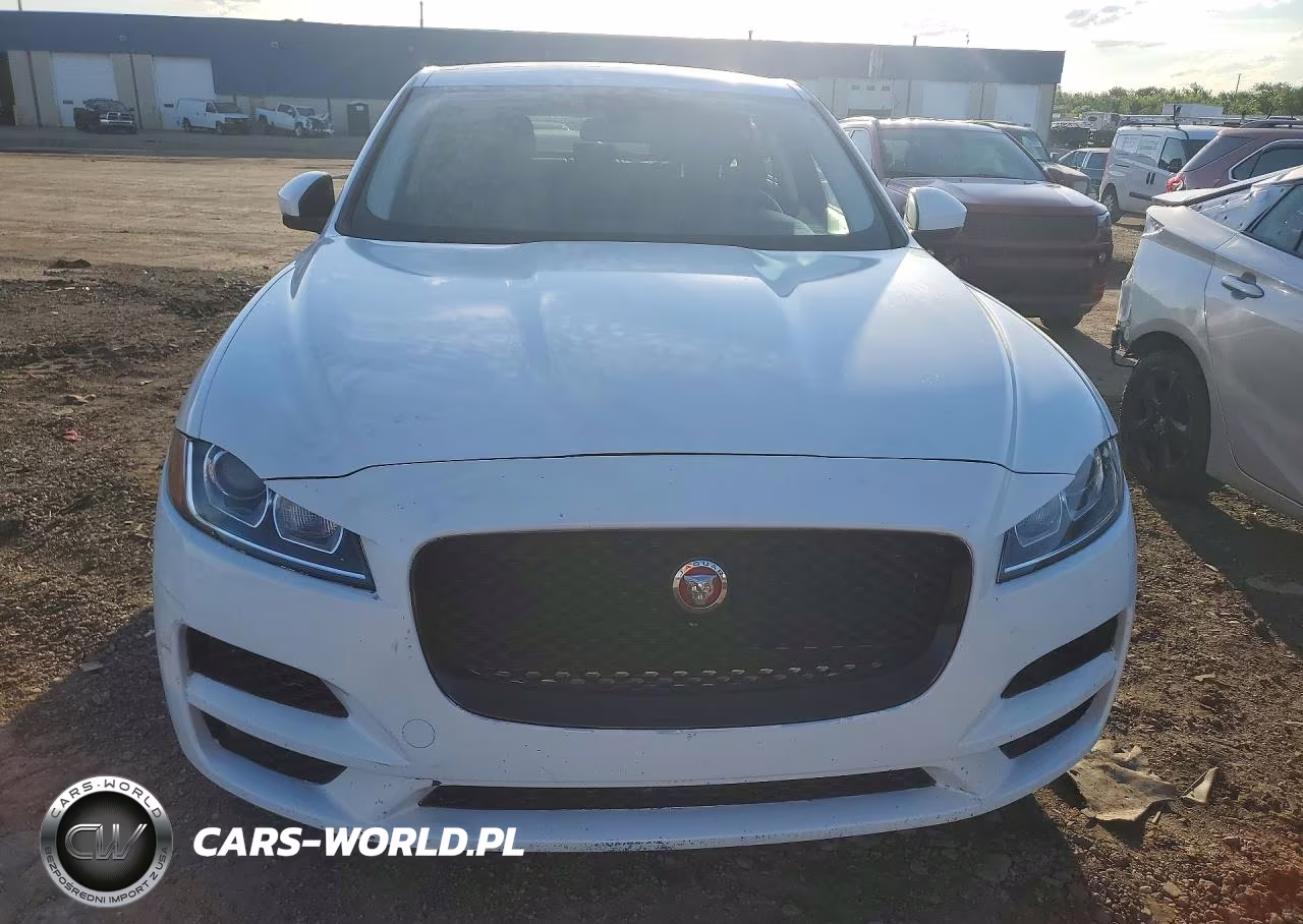 2018 Jaguar F-Pace Premium VIN:SADCJ2FX3JA248835 - 5