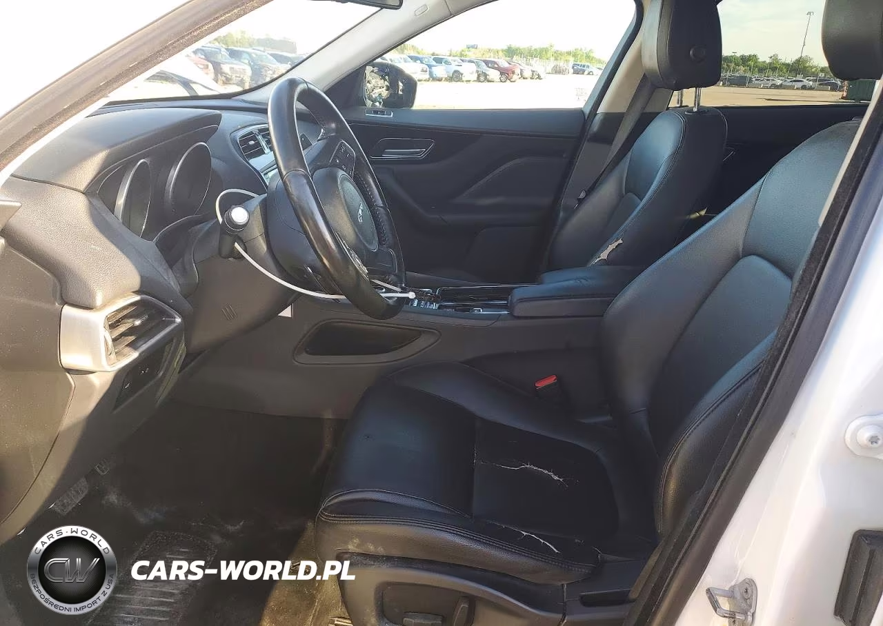2018 Jaguar F-Pace Premium VIN:SADCJ2FX3JA248835 - 7