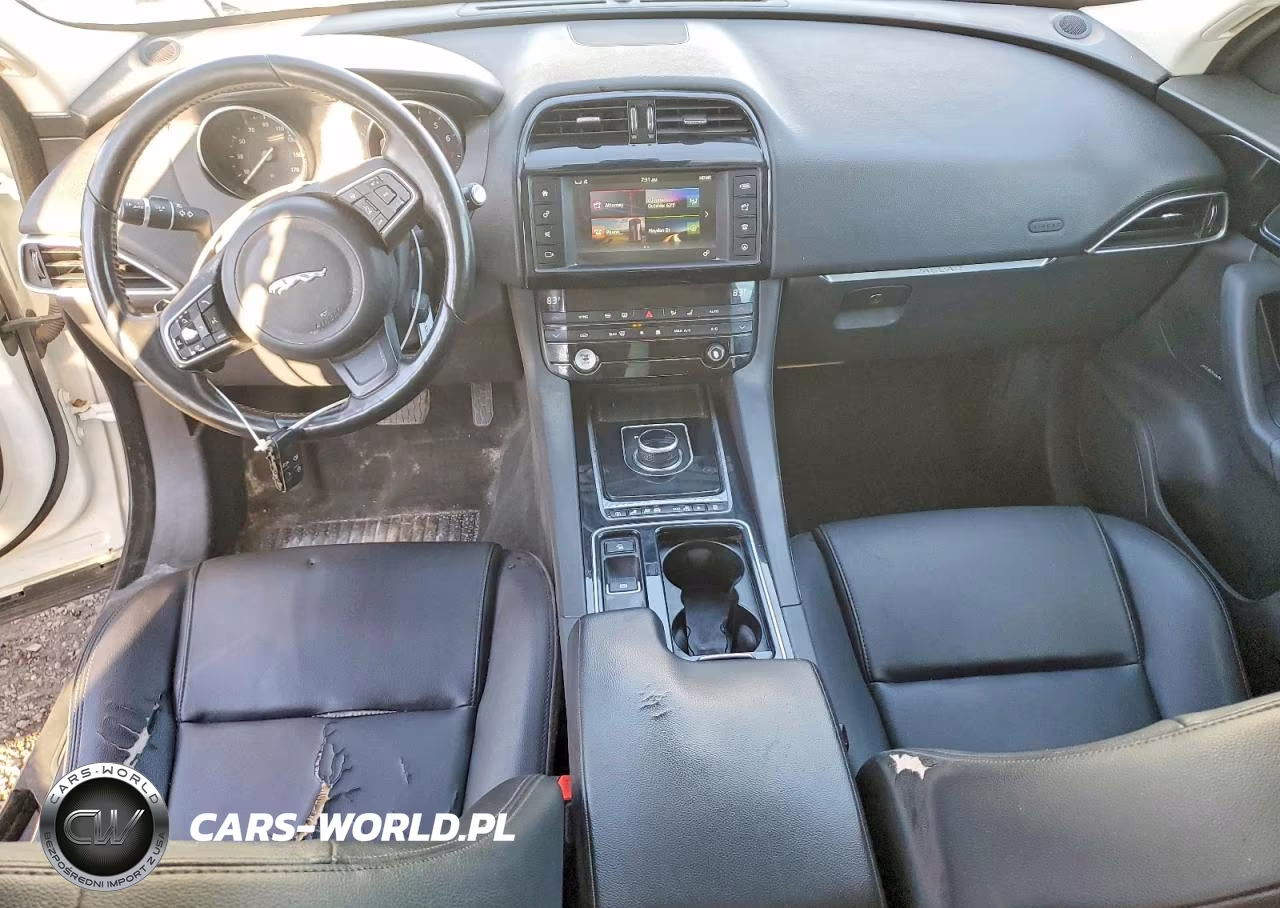 2018 Jaguar F-Pace Premium VIN:SADCJ2FX3JA248835 - 8