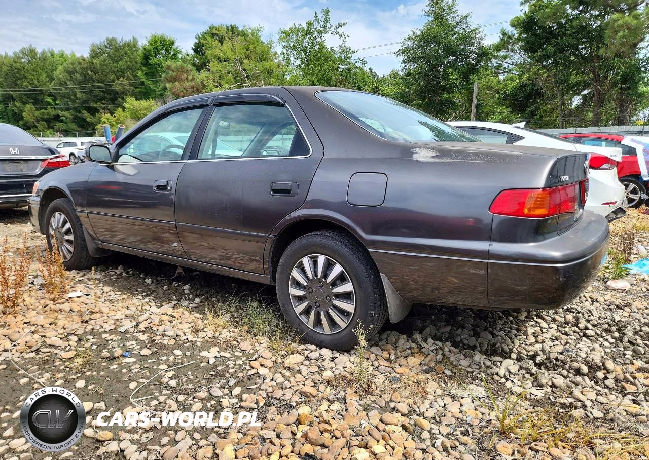 2000 Toyota Camry Ce VIN:4T1BG22K5YU986186 - 2