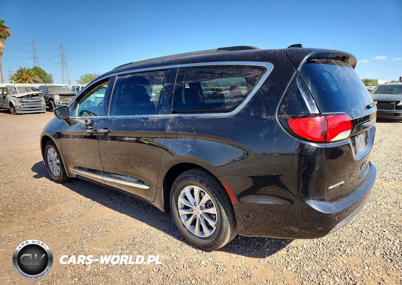 2017 Chrysler Pacifica Touring L VIN:2C4RC1BG0HR613297 - 2