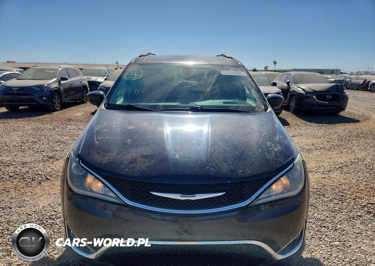 2017 Chrysler Pacifica Touring L VIN:2C4RC1BG0HR613297 - 5
