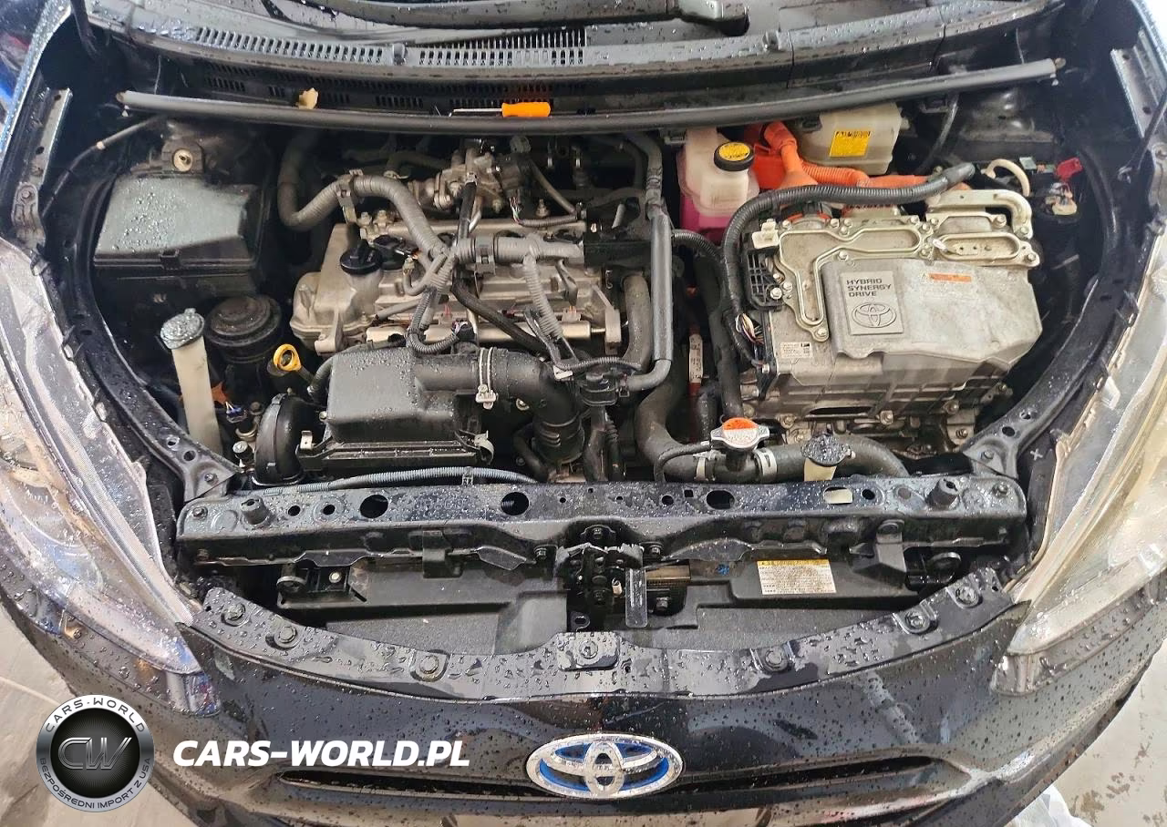 2016 Toyota Prius C Two VIN:JTDKDTB30G1126675 - 11