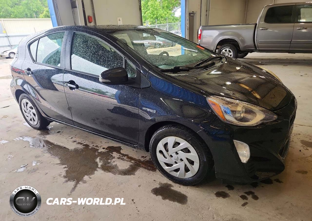 2016 Toyota Prius C Two VIN:JTDKDTB30G1126675 - 4